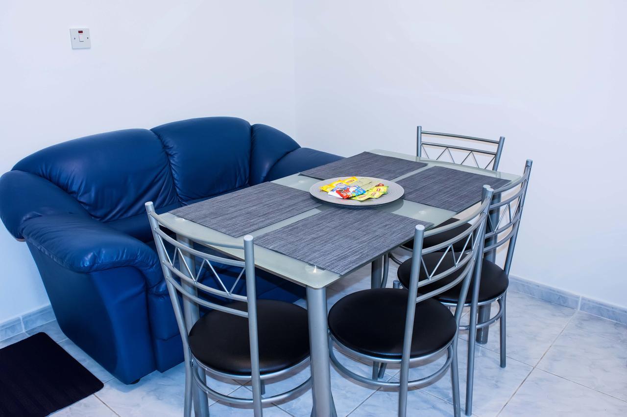 Appartement Pafia 3 *